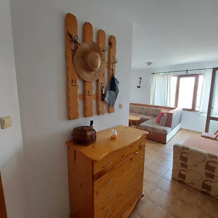 Vista Del Mar 7 *